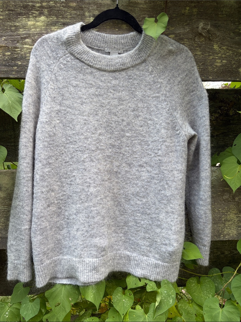 H&M Light Gray Mohair/Wool Blend Crewneck Sweater Size Medium